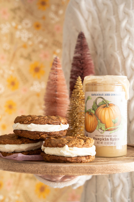 pumpkin-spice-oatmeal-cream-pies-recipe